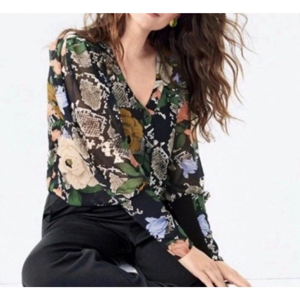 Cabi Top Blouse Small Snakeskin Floral Sheer Colorful 3762 Career
